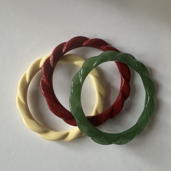 VTG AVON Color Go Round Twisted Lucite Bangle Bracelet Set Of 3 Green Red White - Picture 1 of 12